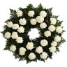 Траурный венок из белых гвоздик